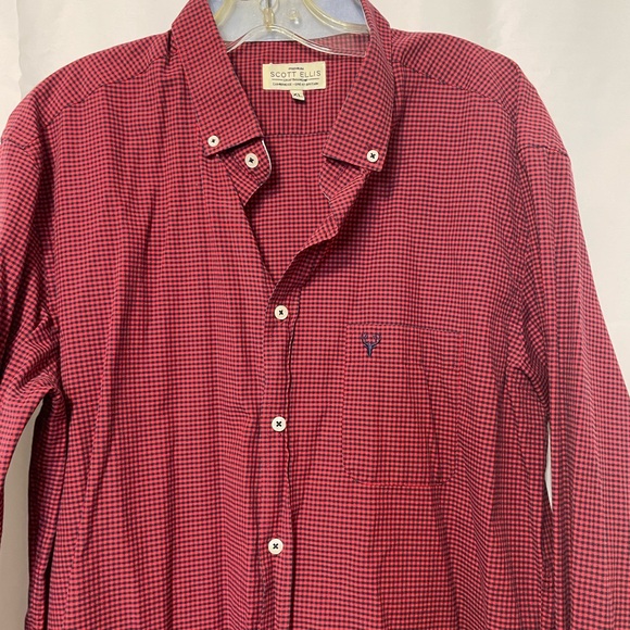 Classic Men's Burgundy Checkered Button Down Shirt - Picture 3 of 7